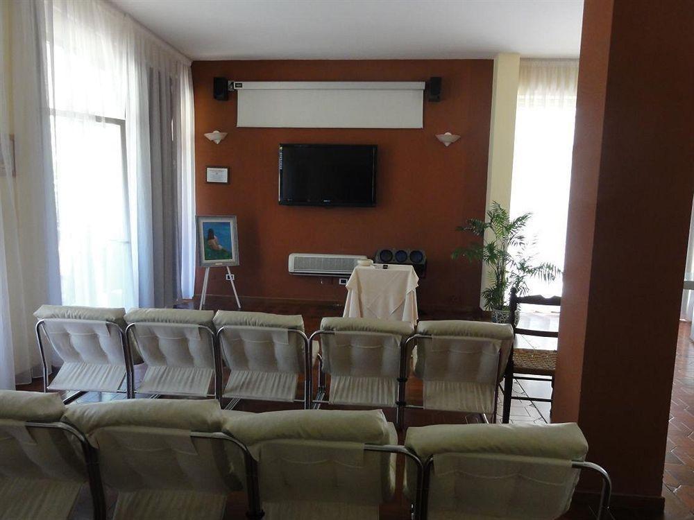 Hotel Gabrini มารีนา ดิ มาซซา ภายนอก รูปภาพ